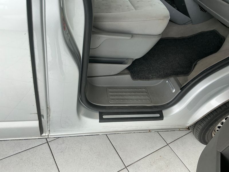 Volkswagen T5 Multivan 2.5 TDI 2004 – снимка на щета