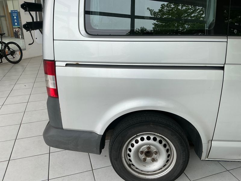 Volkswagen T5 Multivan 2.5 TDI 2004 – снимка на щета