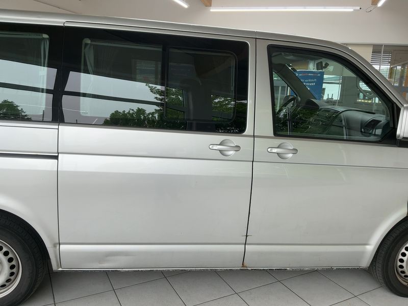 Volkswagen T5 Multivan 2.5 TDI 2004 – снимка на щета