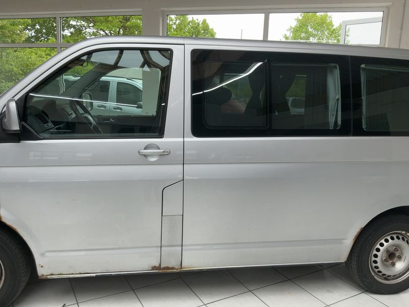Volkswagen T5 Multivan 2.5 TDI 2004 – снимка на щета