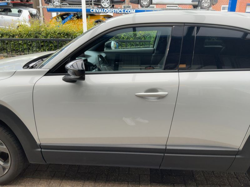 Mazda MX-30 electric drive 107 kW First Edition 2020 – снимка 4