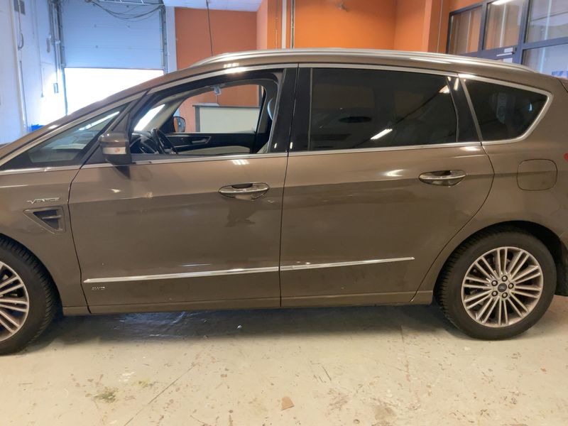 Ford S-Max 2.0 TDCi EcoBlue Vignale AWD 2018 – снимка 4