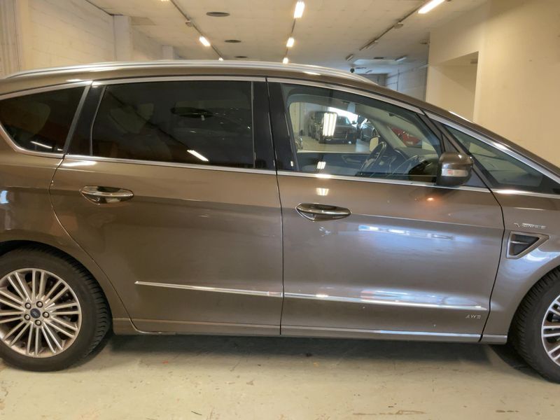 Ford S-Max 2.0 TDCi EcoBlue Vignale AWD 2018 – снимка 10