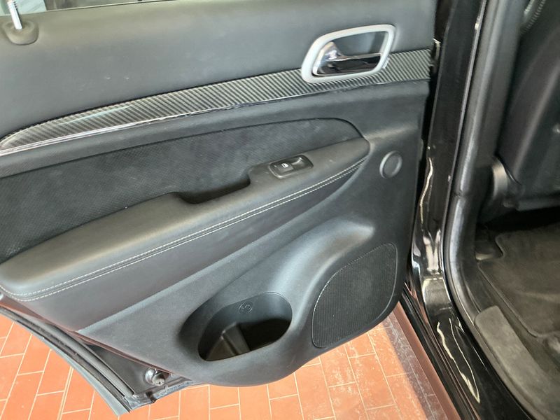 Jeep Grand Cherokee 6.4 V8 HEMI SRT 2012 – снимка 26