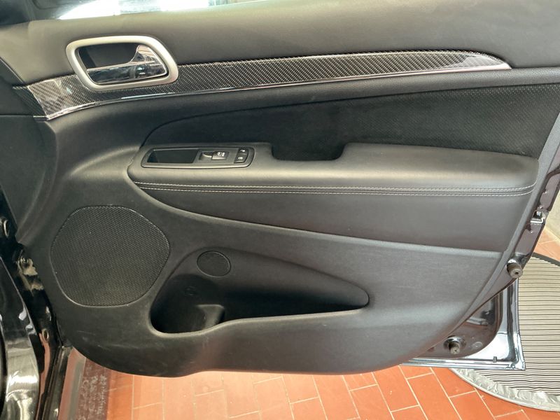 Jeep Grand Cherokee 6.4 V8 HEMI SRT 2012 – снимка 23