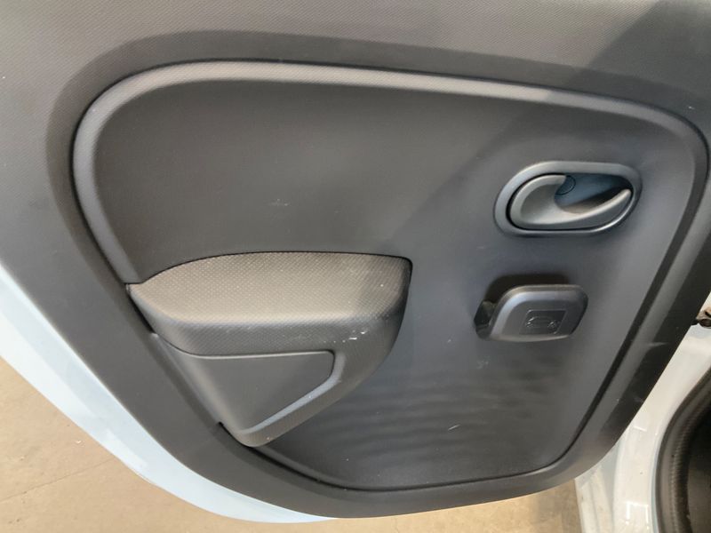 Renault Twingo 1.0 SCe Life 2020 – снимка 26