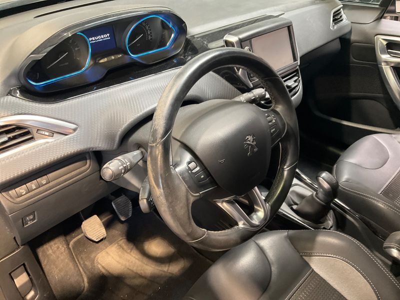 Peugeot 2008 1.2 e-THP Allure Business 2016 – снимка 23