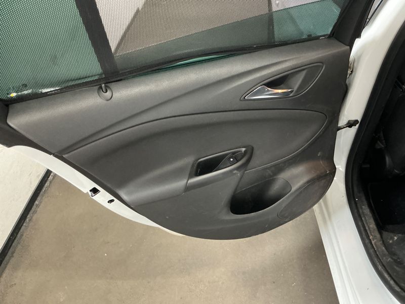 Opel Astra 1.6 SIDI Turbo Ultimate Start/Stop 2018 – снимка 24