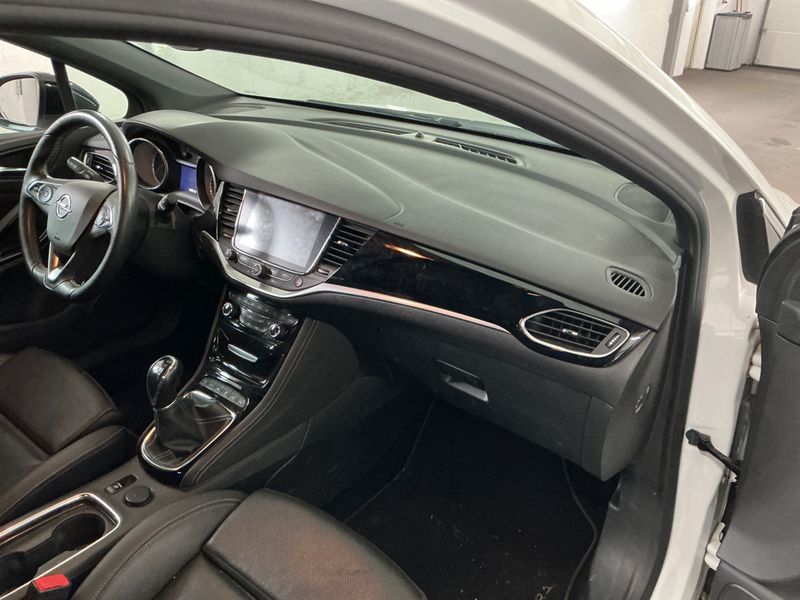 Opel Astra 1.6 SIDI Turbo Ultimate Start/Stop 2018 – снимка 27