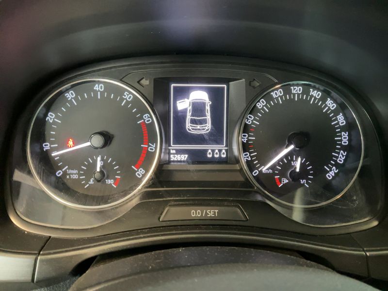 Skoda Fabia 1.2 TSI Joy 2016 – снимка 19