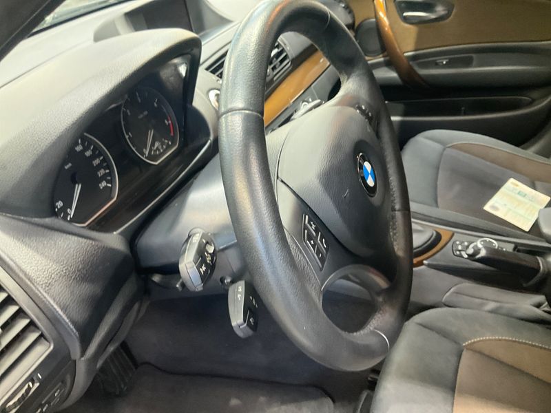 BMW 1er 118d 2011 – снимка 24