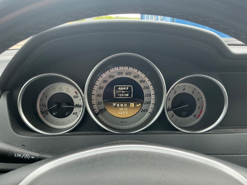 Mercedes-Benz C-Klasse C 180 CGI BlueEfficiency Avantgarde 2012 – снимка 19