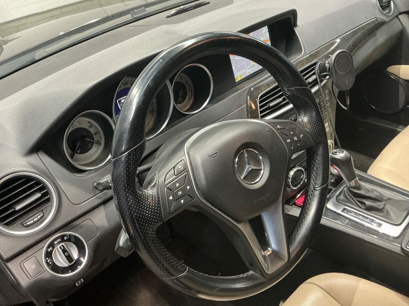 Mercedes-Benz C-Klasse C 180 CGI BlueEfficiency Avantgarde 2012 – снимка 26