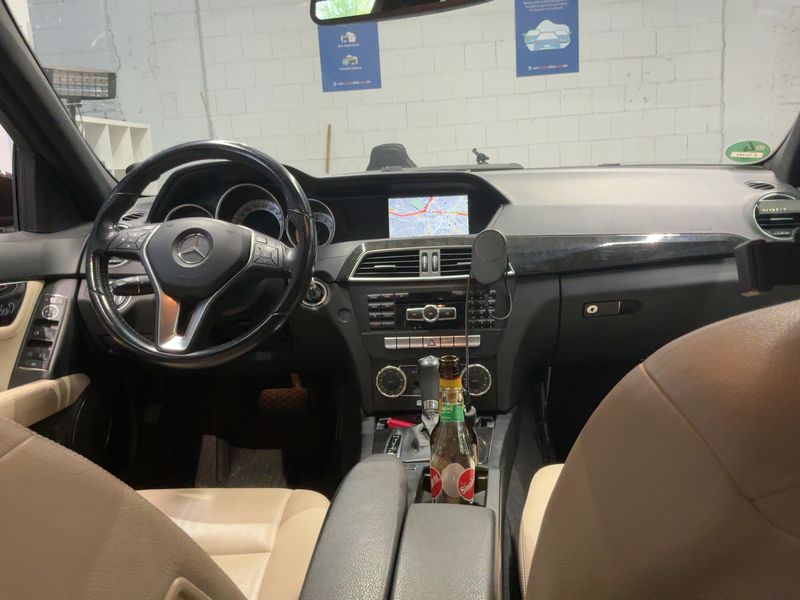 Mercedes-Benz C-Klasse C 180 CGI BlueEfficiency Avantgarde 2012 – снимка 18