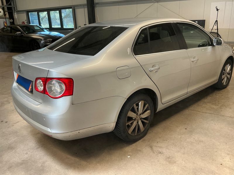 Volkswagen Jetta 1.9 TDI Comfortline 2007 – снимка 2