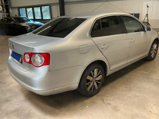 Volkswagen Jetta 1.9 TDI Comfortline 2007 – снимка 2