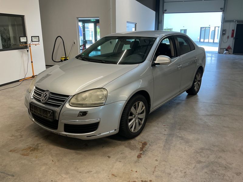 Volkswagen Jetta 1.9 TDI Comfortline 2007 – снимка 1