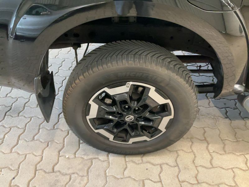 Nissan Navara NP-300 2.3 dCi N-Guard Double Cab 4x4 2021 – снимка 9