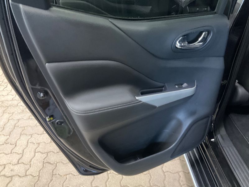 Nissan Navara NP-300 2.3 dCi N-Guard Double Cab 4x4 2021 – снимка 27