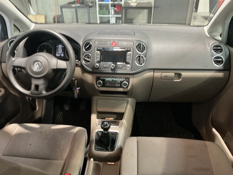 Volkswagen Golf VI Plus 1.6 TDI Trendline BlueMotion Tech 2011 – снимка 12