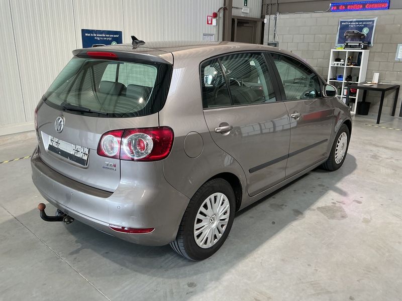 Volkswagen Golf VI Plus 1.6 TDI Trendline BlueMotion Tech 2011 – снимка 6