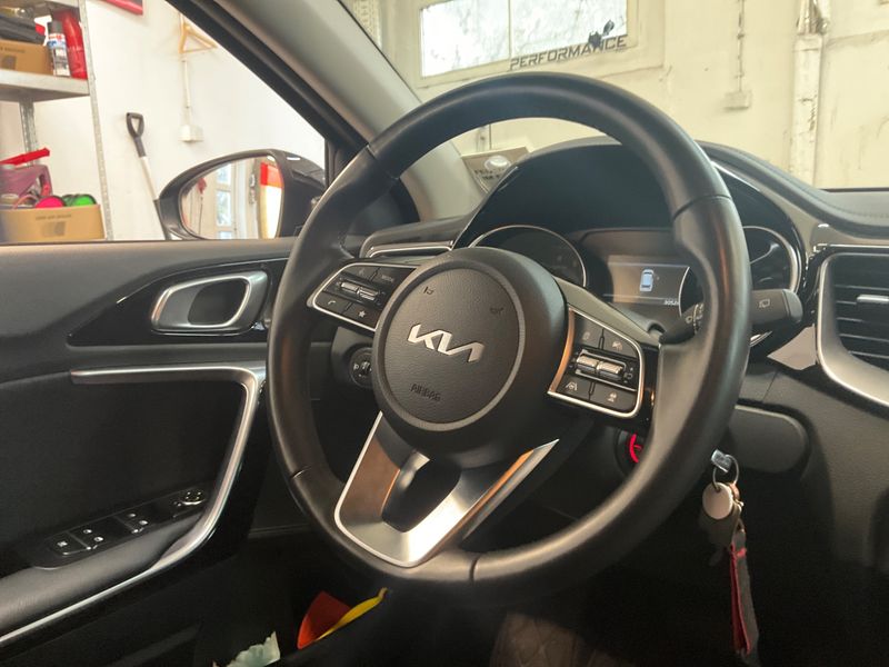 Kia cee'd 1.5 TGDI Vision 2023 – снимка 25