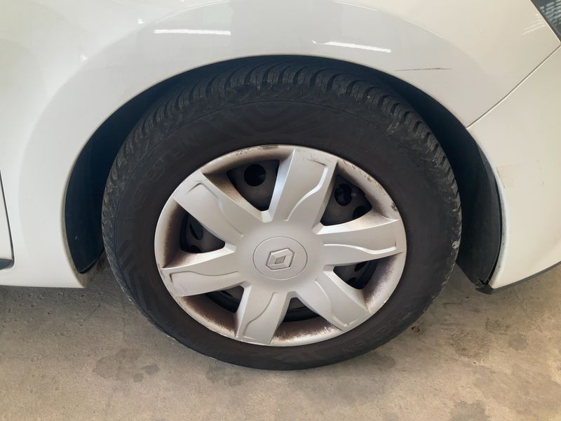 Renault Clio 1.2 Expression 2014 – снимка 11
