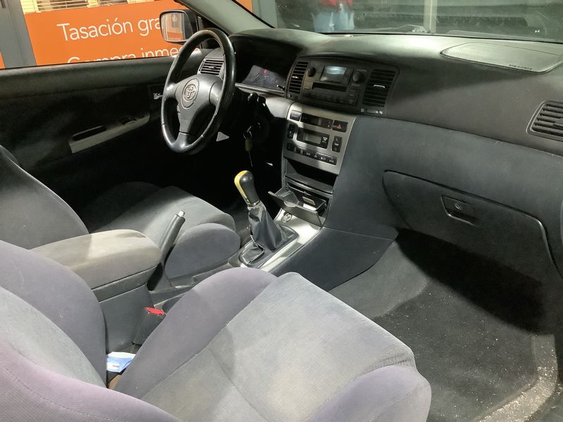 Toyota Corolla 2.0 D-4D Compact Sol 2003 – снимка 3