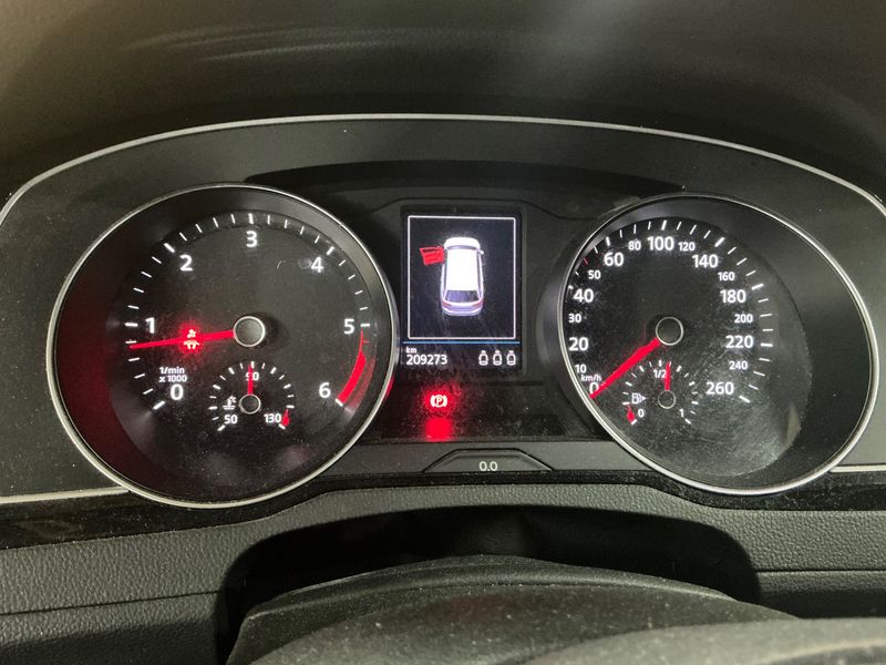 Volkswagen Passat 2.0 TDI Highline BlueMotion Tech 2017 – снимка 19
