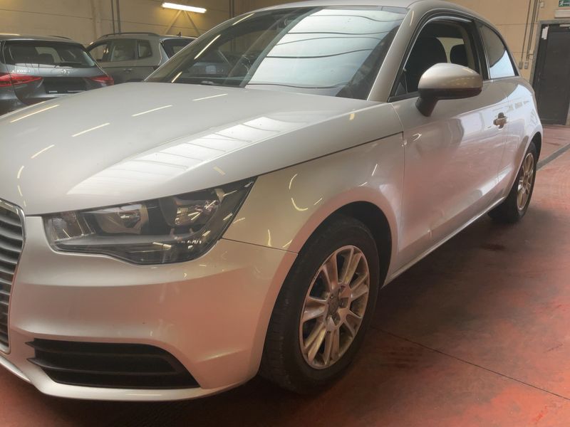 Audi A1 1.2 TFSI Attraction 2013 – снимка 2