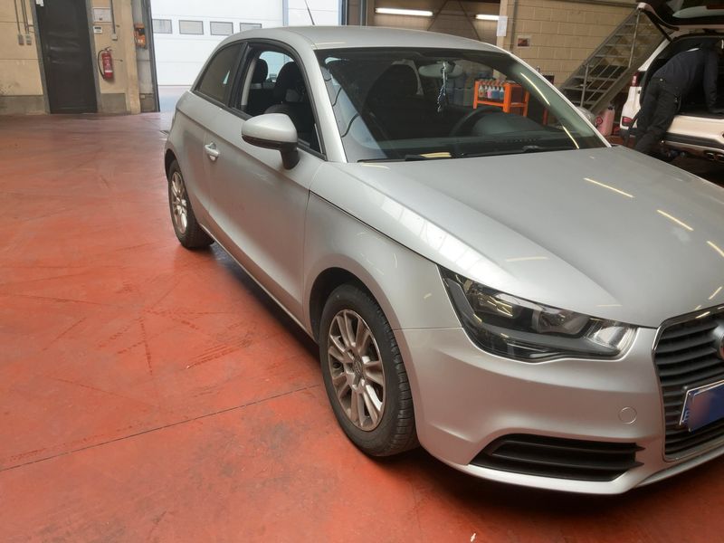 Audi A1 1.2 TFSI Attraction 2013 – снимка 12