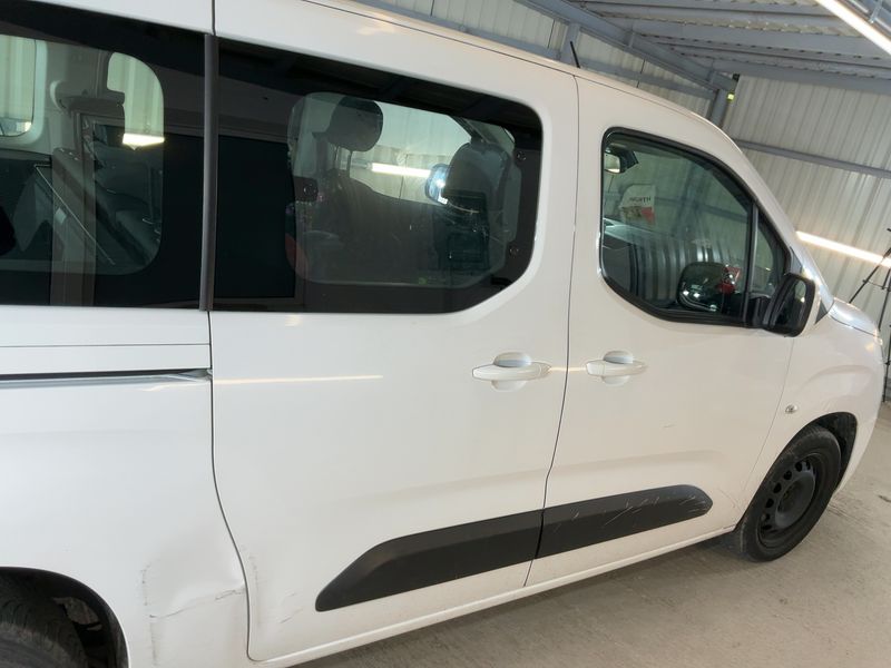 Opel Combo Life 1.2 Turbo Edition 2021 – снимка 10