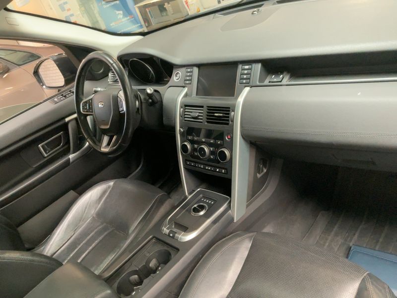 Land Rover Discovery Sport 2.0 Td4 SE AWD 2018 – снимка 17