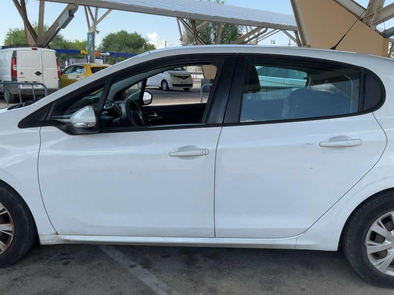 Peugeot 208 1.6 Blue-HDi Active 2015 – снимка 4
