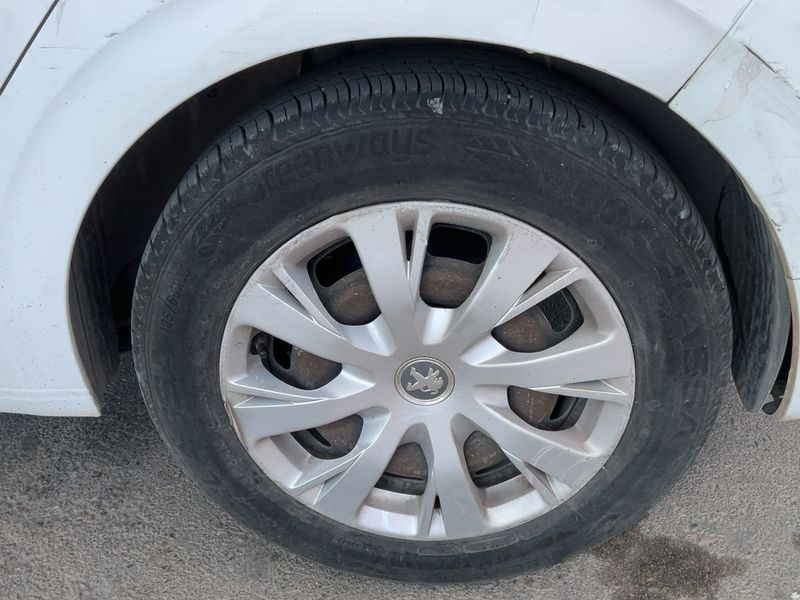 Peugeot 208 1.6 Blue-HDi Active 2015 – снимка 5