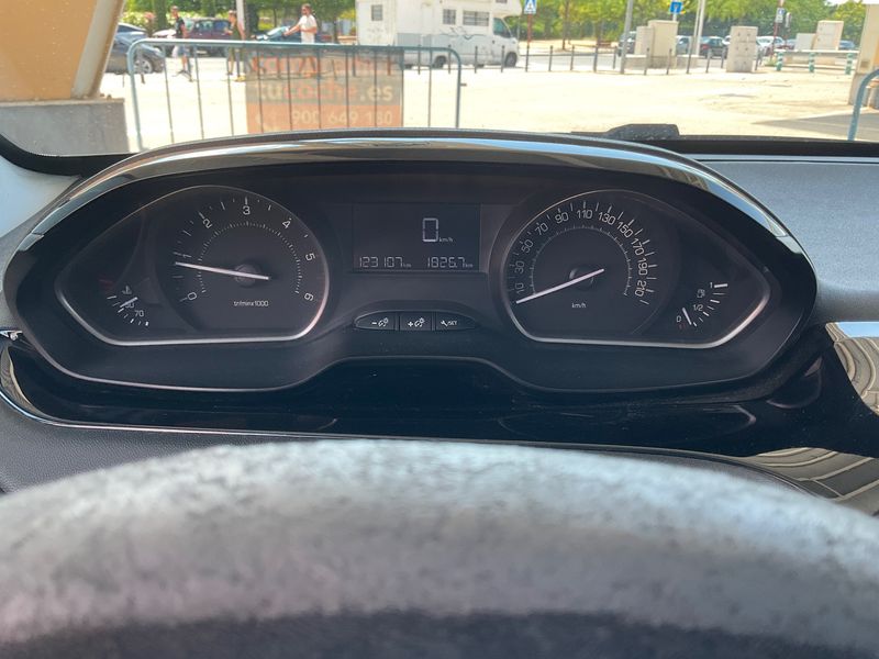 Peugeot 208 1.6 Blue-HDi Active 2015 – снимка 18