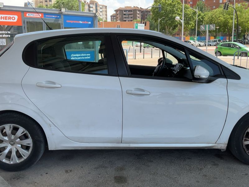 Peugeot 208 1.6 Blue-HDi Active 2015 – снимка 10