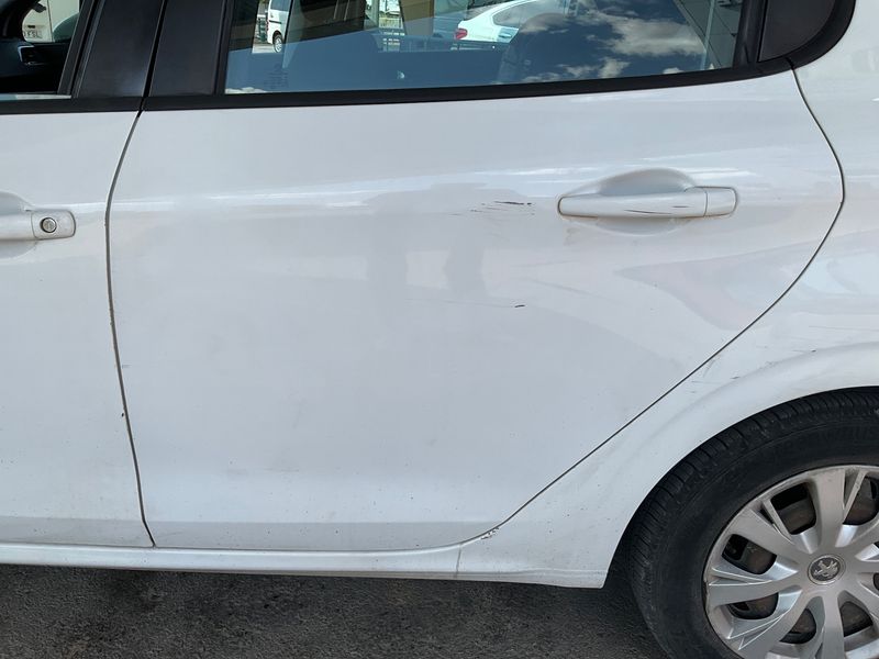 Peugeot 208 1.6 Blue-HDi Active 2015 – снимка 26