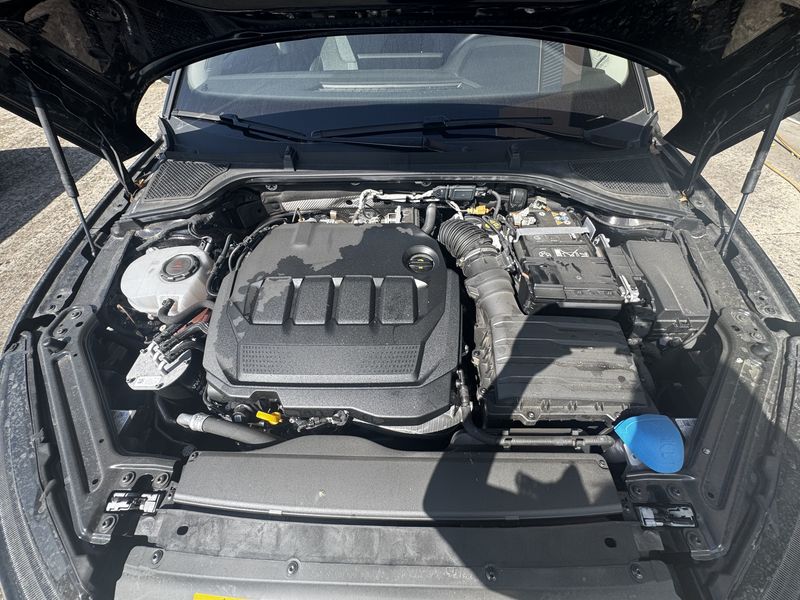 Skoda Octavia 2.0 TDI Executive 2025 – снимка 8