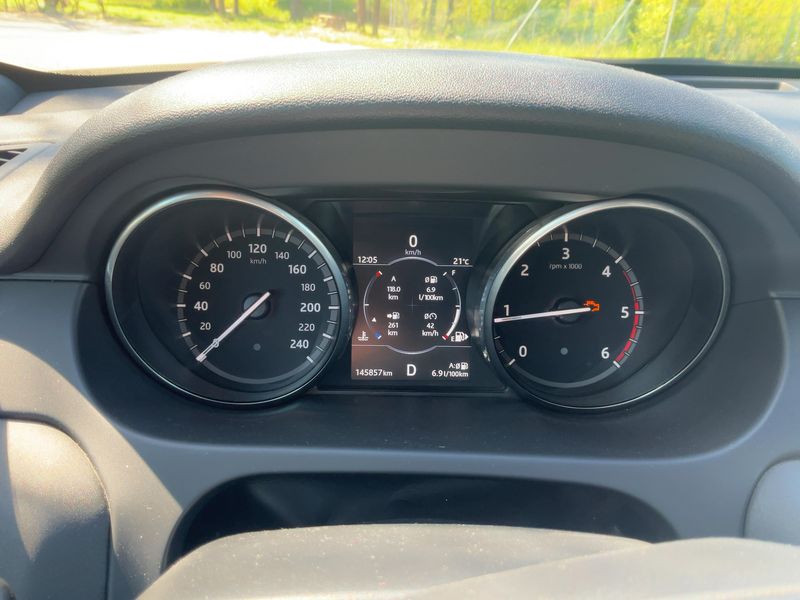 Land Rover Discovery Sport 2.0 Td4 HSE 2017 – снимка 18
