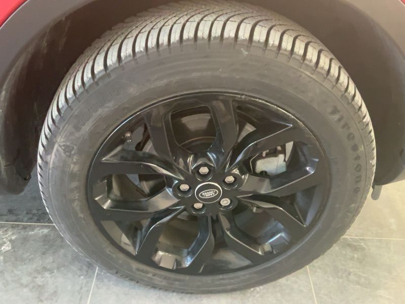 Land Rover Discovery Sport 2.0 Td4 HSE 2017 – снимка 11