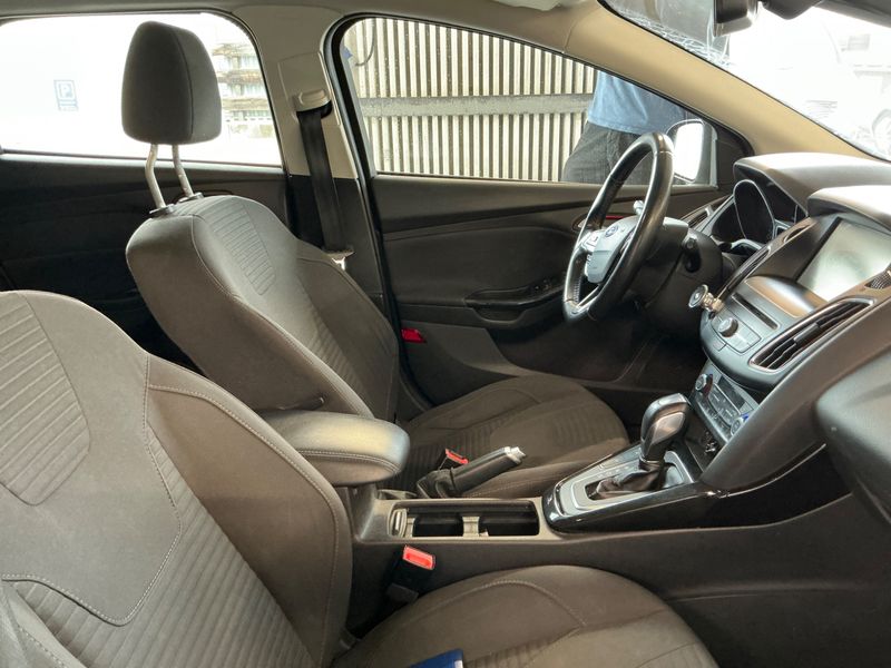 Ford Focus 2.0 TDCi Titanium 2016 – снимка 3