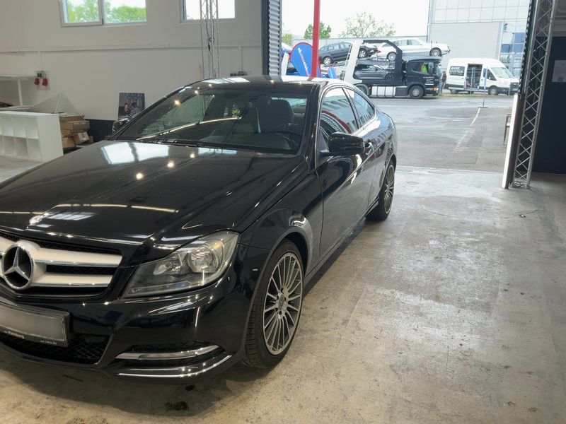 Mercedes-Benz C-Klasse C 220 CDI BlueEfficiency 2012 – снимка 2