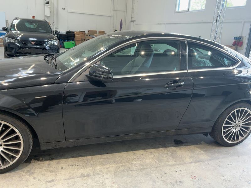 Mercedes-Benz C-Klasse C 220 CDI BlueEfficiency 2012 – снимка 4