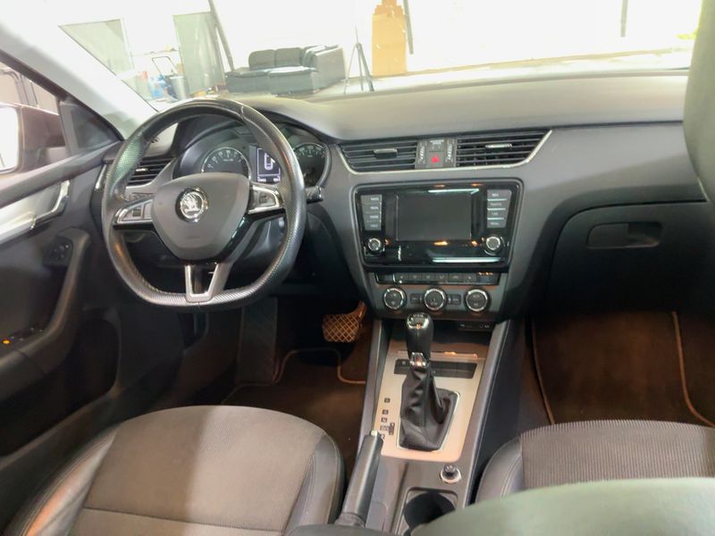 Skoda Octavia 2.0 TDI Elegance 2014 – снимка 18