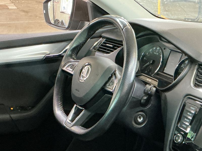 Skoda Octavia 2.0 TDI Elegance 2014 – снимка 33
