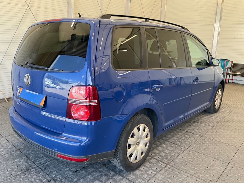 Volkswagen Touran 1.4 TSI Trendline 2009 – снимка 2