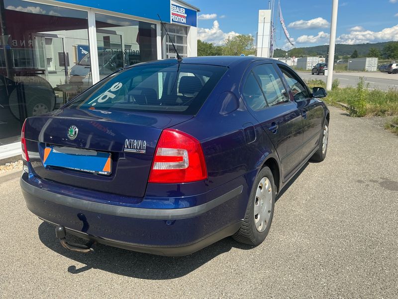 Skoda Octavia 1.6 Ambiente 2008 – снимка 2