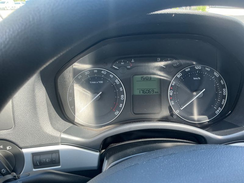 Skoda Octavia 1.6 Ambiente 2008 – снимка 4