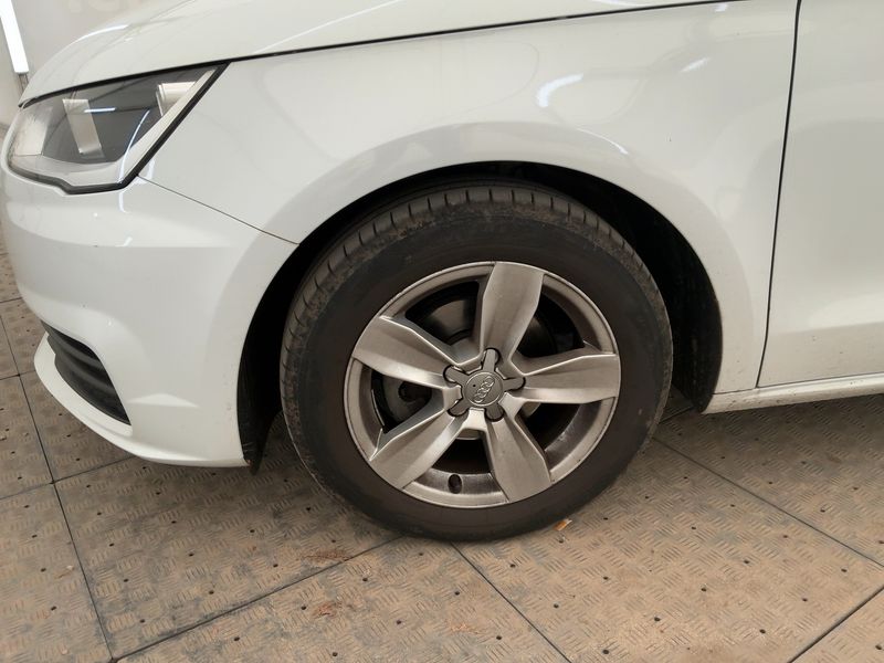 Audi A1 Sportback 1.0 TFSI 2018 – снимка 3